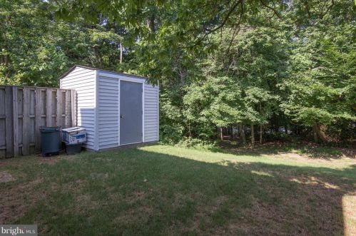 8334 Wind Fall Rd, Springfield VA  22153-3862 exterior