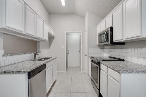 6837 Beaty St, Fort Worth TX  76112-6704 exterior