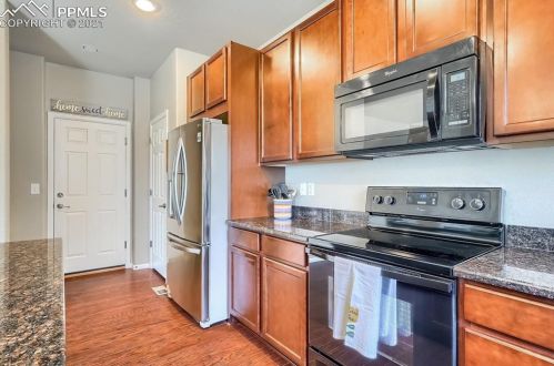 26840 Roxbury Pl, Denver CO  80016-7527 exterior