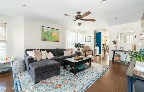 14 Neptune Pl, Middletown, NJ 07748-5750