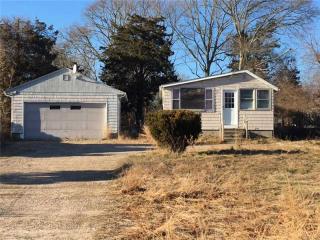 3877 Old Post Rd, Charlestown, RI 02813-2552