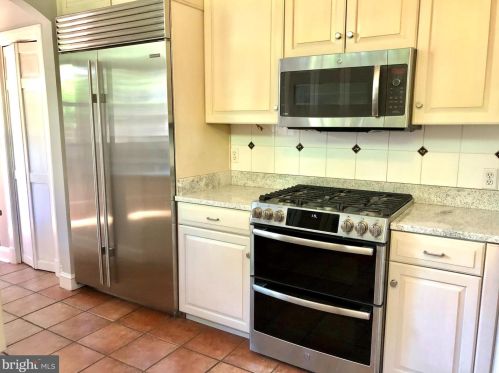 12 Severn River Rd, Severna Park, MD 21146-4658