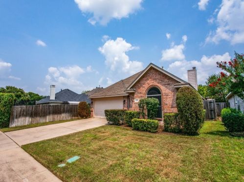 9009 Blue Ridge Trl, Fort Worth, TX 76118-7332