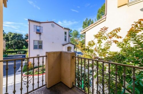 15 Tall Oak, Irvine CA  92603-4213 exterior
