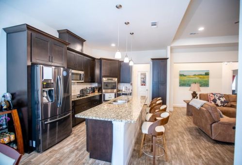 1726 Knob Hl Ct, Cedar Hill TX 75104-1501 exterior