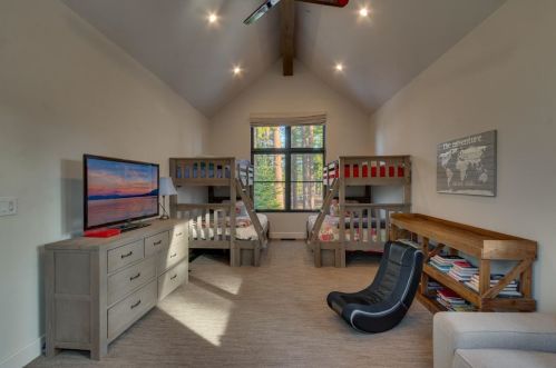 377 James Mciver, Truckee CA  96161-5176 exterior