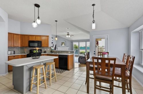 5601 Seafield Ln, Fort Worth TX  76135-2531 exterior