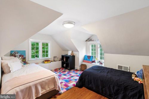29 Cleveland Ln, Princeton NJ  08540-3049 exterior