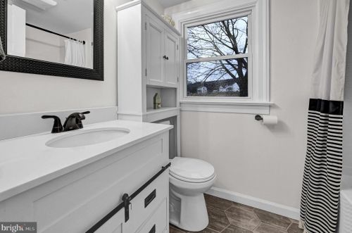 3489 Lower Glades Rd, York PA  17406-6930 exterior