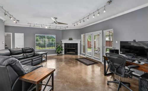 2311 Norwich Dr, Carrollton TX 75006-2632 exterior