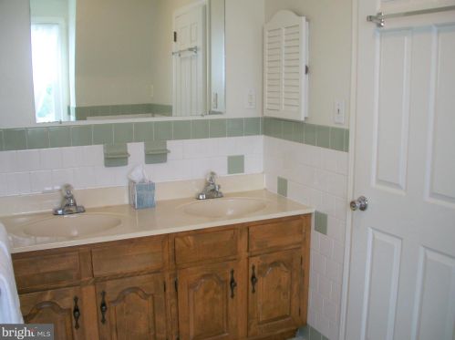 2502 Burgundy Dr, Fallston MD  21047-2112 exterior