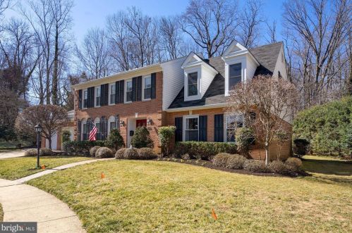 8319 Queen Elizabeth Blvd, Annandale, VA 22003-4456