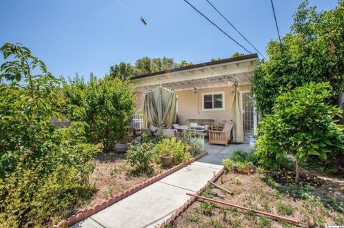 359 Garfield Ave, Glendale CA  91204-2002 exterior