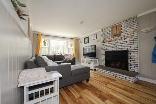 26 Haig St, Concord, NH 03301-2669