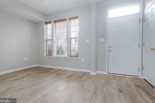 92 Davis St, Charles Town WV  25414-4478 exterior