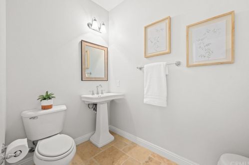 108 Spanish Lace, Irvine CA  92620-3424 exterior