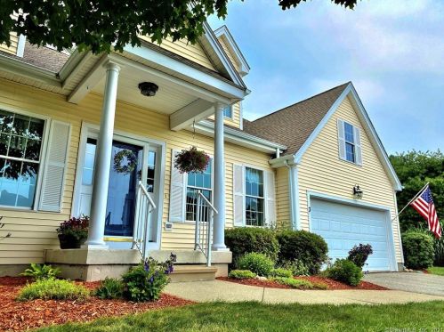3 Regatta Dr, Niantic, CT 06357-1643