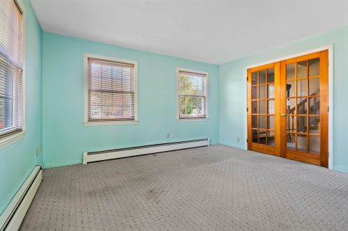 6 Brown Ave, Stratham, NH 03885-2504