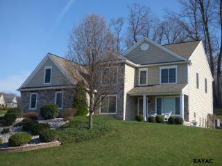 680 Cherry Blossom Ct, York, PA 17402-7002