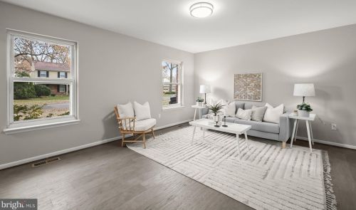 8 Holly Rd, Severna Park, MD 21146-2410