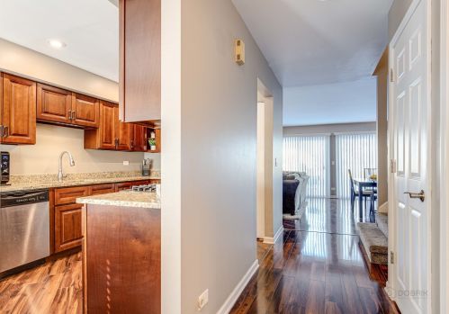 185 Lawn Ct, Buffalo Grove, IL 60089-6854