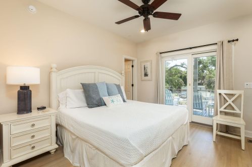 2307 Palm Blvd, Isle Of Palms SC  29451-2351 exterior