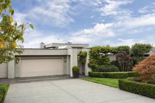 16747 16 Ave, Seattle WA  98177-3848 exterior