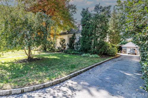 49 Voorhees Pl, Metuchen, NJ 08840-2511