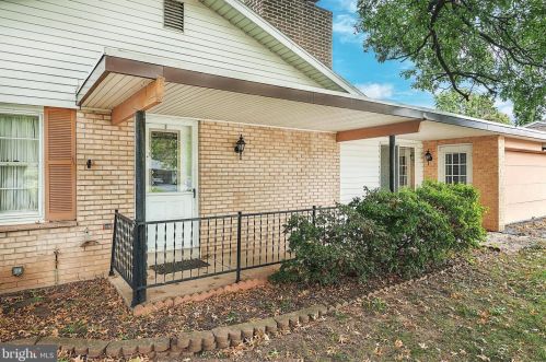 1863 Marigold Rd, York, PA 17408-1529