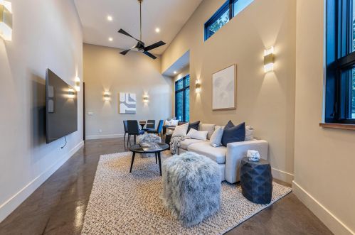 11761 Bottcher Loop, Truckee CA  96161-2792 exterior