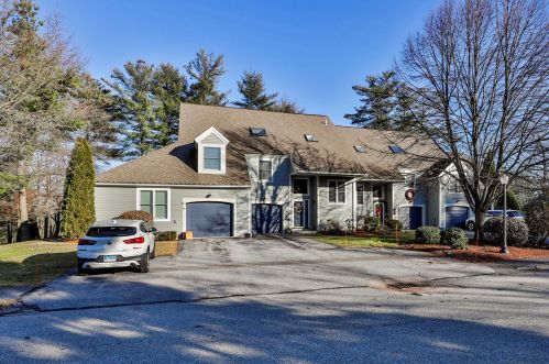 41 Hawthorne Village Rd, Nashua, NH 03062-4201