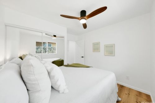 523 Kekupua St, Honolulu HI 96825-2303 exterior