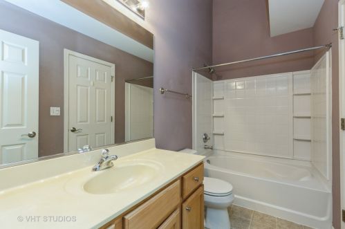 1236 Derry Ln, Pingree Grove IL  60140-9122 exterior