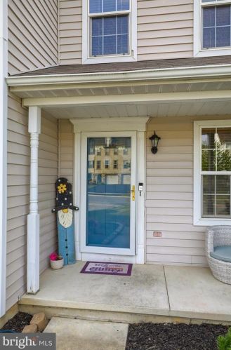 2743 Woodmont Dr, York, PA 17404-7826