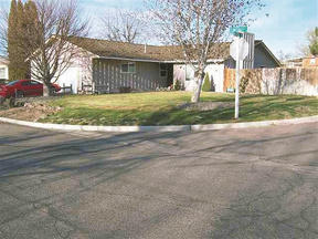 1013 Conestoga Way, Grandview, WA 98930-9458