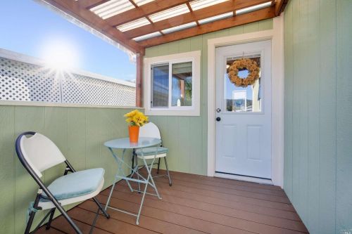 38 Yosemite Rd, San Rafael, CA 94903-2275