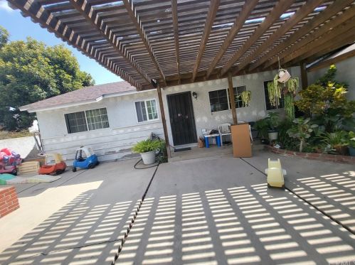 2617 Deodar St, Santa Ana CA 92705-1700 exterior