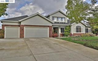 1150 Hearst Dr, Pleasanton, CA 94566-7528