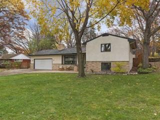 1994 Herschel St, Saint Paul MN  55113-2812 exterior