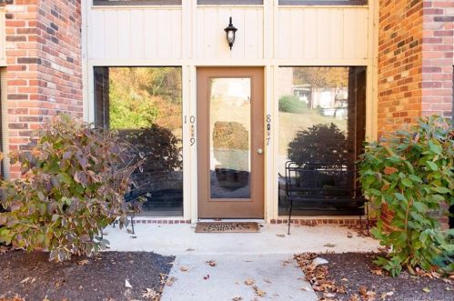 3 Murphys Ln, Huntington, CT 06484-5414