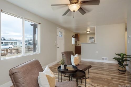 1084 Cleveland Pl, Denver CO  80601-2241 exterior