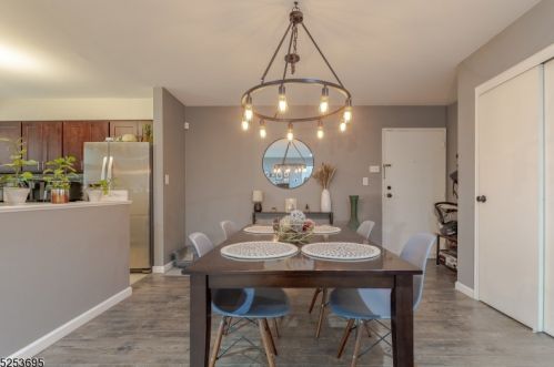 24 Woodedge Ave, Edison, NJ 08817-3918