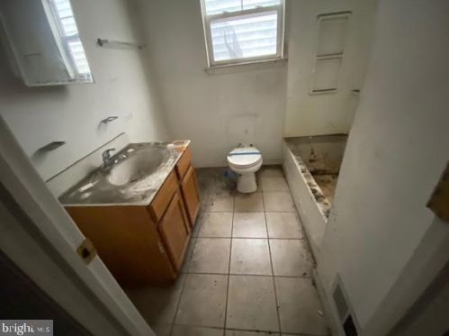 204 Passaic St, Trenton NJ 08618-4650 exterior