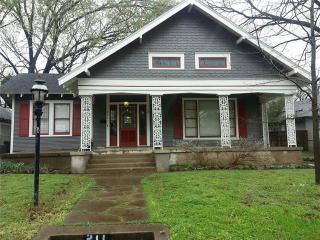 211 Windomere Ave, Dallas TX  75208-5333 exterior