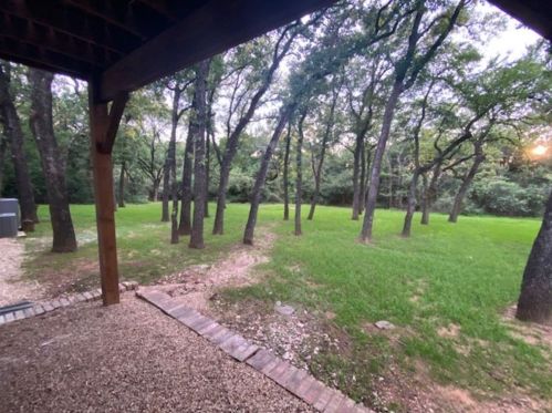 6005 Autumn Hills Dr, Fort Worth TX  76140-9695 exterior