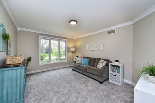 735 Ridgelawn Trl, Batavia IL  60510-8699 exterior