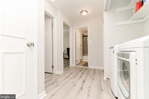 5703 Oakshore Ct, Springfield VA  22015-2250 exterior