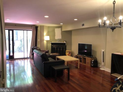 214 22nd St, Philadelphia PA  19103-5520 exterior