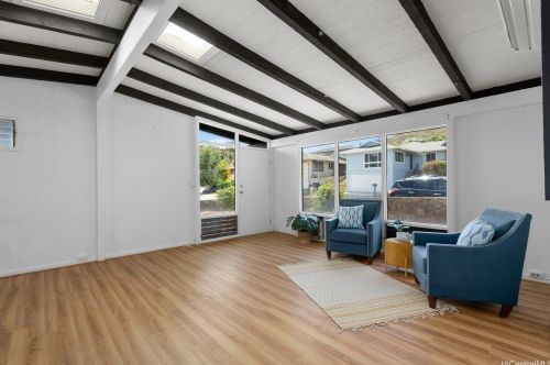 909 Aipo St, Honolulu HI  96825-2517 exterior