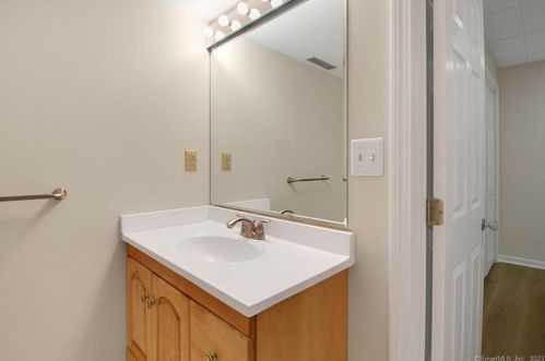 190 Copper Ridge Rd, Southington CT  06489-4645 exterior